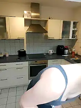 Snapshot of Gamergirl-Linela chatting on 03/10/25, 01:54 Gamergirl-Linela online show from 03/10/25, 01:54