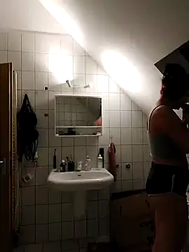 Snapshot of Gamergirl-Linela chatting on 03/11/25, 07:14 Gamergirl-Linela online show from 03/11/25, 07:14