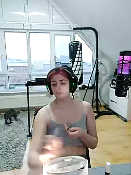 Snapshot of Gamergirl-Linela chatting on 03/14/25, 05:13 Gamergirl-Linela online show from 03/14/25, 05:13