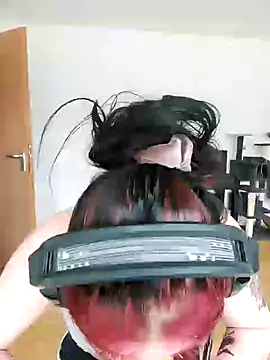 Snapshot of Gamergirl-Linela chatting on 03/17/25, 12:57 Gamergirl-Linela online show from 03/17/25, 12:57