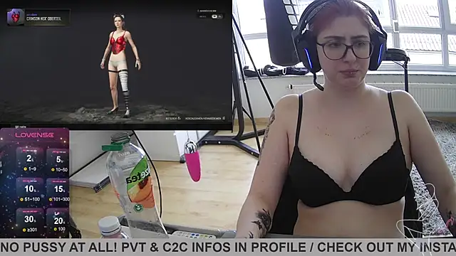 Snapshot of Gamergirl-Linela chatting on 03/22/25, 02:14 Gamergirl-Linela online show from 03/22/25, 02:14