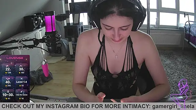 Snapshot of Gamergirl-Linela chatting on 10/08/25, 03:31 Gamergirl-Linela online show from 10/08/25, 03:31