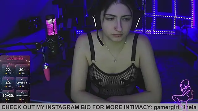 Snapshot of Gamergirl-Linela chatting on 10/14/25, 10:54 Gamergirl-Linela online show from 10/14/25, 10:54