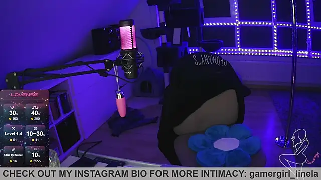 Snapshot of Gamergirl-Linela chatting on 10/21/25, 10:32 Gamergirl-Linela online show from 10/21/25, 10:32