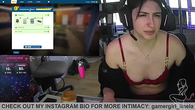 Snapshot of Gamergirl-Linela chatting on 12/16/25, 08:30 Gamergirl-Linela online show from 12/16/25, 08:30