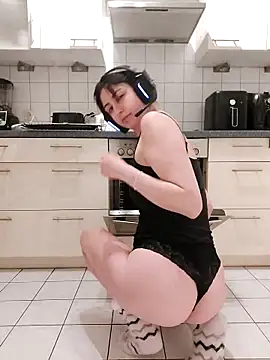 Gamergirl-Linela online show from 03/15/26, 08:04