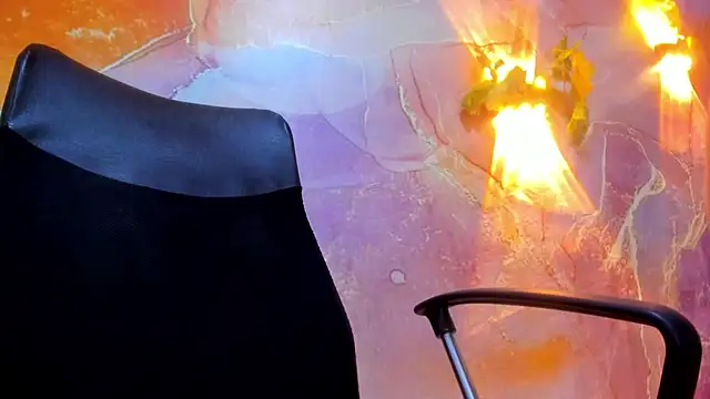 Snapshot of Luke_davis01 chatting on 02/10/25, 02:05 Luke davis01 online show from 02/10/25, 02:05