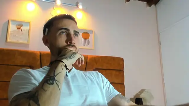 Snapshot of Luke_davis01 chatting on 03/10/25, 08:01 Luke davis01 online show from 03/10/25, 08:01