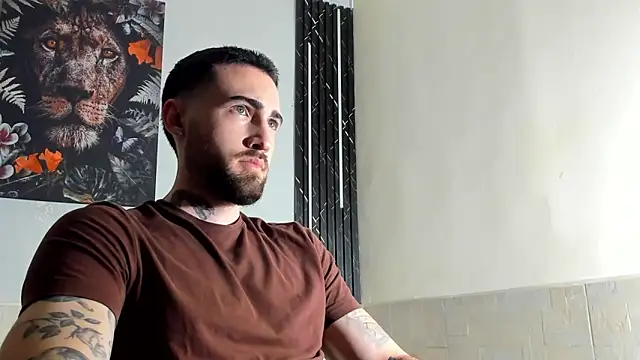 Snapshot of Luke_davis01 chatting on 03/14/25, 01:13 Luke davis01 online show from 03/14/25, 01:13