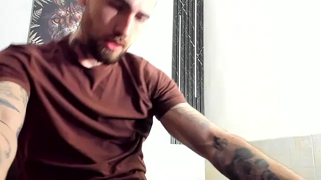 Snapshot of Luke_davis01 chatting on 03/20/25, 01:26 Luke davis01 online show from 03/20/25, 01:26