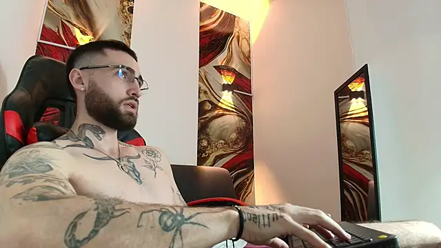 Snapshot of Luke_davis01 chatting on 09/19/25, 01:34 Luke davis01 online show from 09/19/25, 01:34