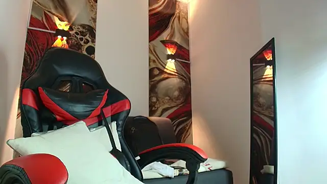 Snapshot of Luke_davis01 chatting on 09/25/25, 01:48 Luke davis01 online show from 09/25/25, 01:48