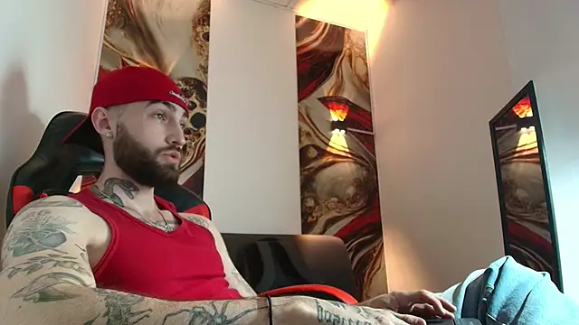 Snapshot of Luke_davis01 chatting on 09/26/25, 01:15 Luke davis01 online show from 09/26/25, 01:15