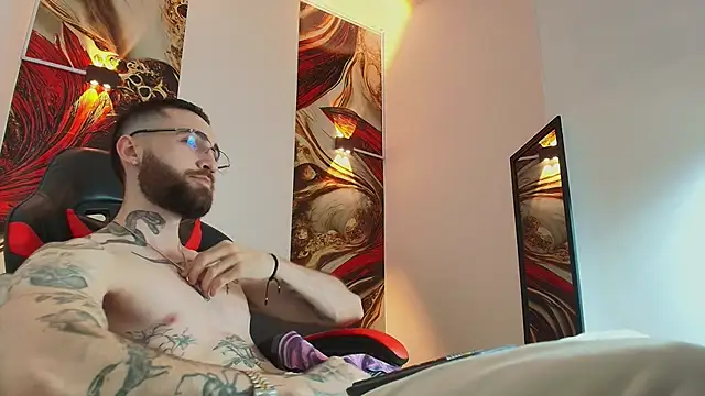 Snapshot of Luke_davis01 chatting on 10/09/25, 01:31 Luke davis01 online show from 10/09/25, 01:31