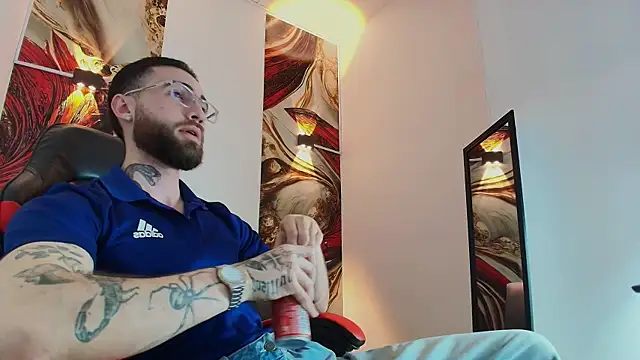 Snapshot of Luke_davis01 chatting on 11/07/25, 01:11 Luke davis01 online show from 11/07/25, 01:11