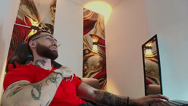 Snapshot of Luke_davis01 chatting on 11/24/25, 01:11 Luke davis01 online show from 11/24/25, 01:11