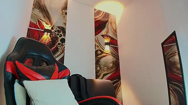 Snapshot of Luke_davis01 chatting on 11/26/25, 01:12 Luke davis01 online show from 11/26/25, 01:12