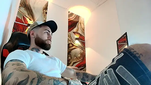 Luke davis01 online show from 05/01/26, 01:05