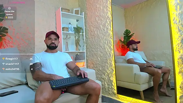 Snapshot of Maofenix chatting on 02/13/25, 04:54 Maofenix online show from 02/13/25, 04:54