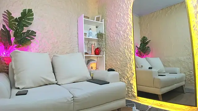 Snapshot of Maofenix chatting on 02/18/25, 11:30 Maofenix online show from 02/18/25, 11:30