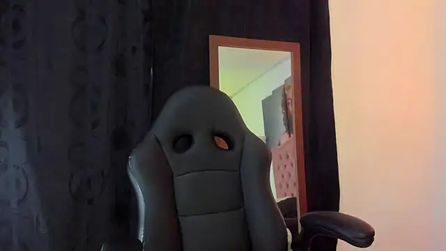 Sophia Brunett online show from 02/19/25, 06:33