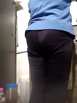 Snapshot of Saori_Sann_ chatting on 02/15/25, 12:37 Saori Sann online show from 02/15/25, 12:37