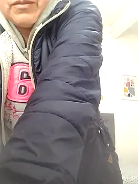 Snapshot of Saori_Sann_ chatting on 10/14/25, 02:18 Saori Sann online show from 10/14/25, 02:18