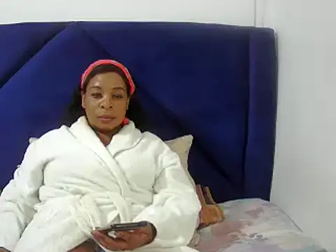 Snapshot of Mishanti chatting on 03/02/25, 08:38 Mishanti online show from 03/02/25, 08:38