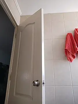 MaiPandora online show from 12/17/25, 02:01