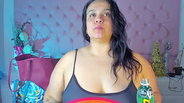 KourtneyEvans online show from 12/22/25, 11:35