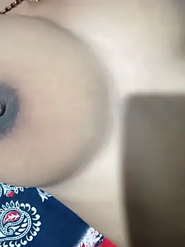 Snapshot of simrun70 chatting on 09/19/25, 11:49 simrun70 online show from 09/19/25, 11:49