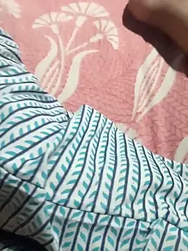 Snapshot of simrun70 chatting on 09/28/25, 11:54 simrun70 online show from 09/28/25, 11:54