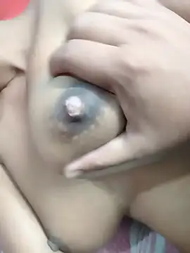 Snapshot of simrun70 chatting on 11/12/25, 12:00 simrun70 online show from 11/12/25, 12:00