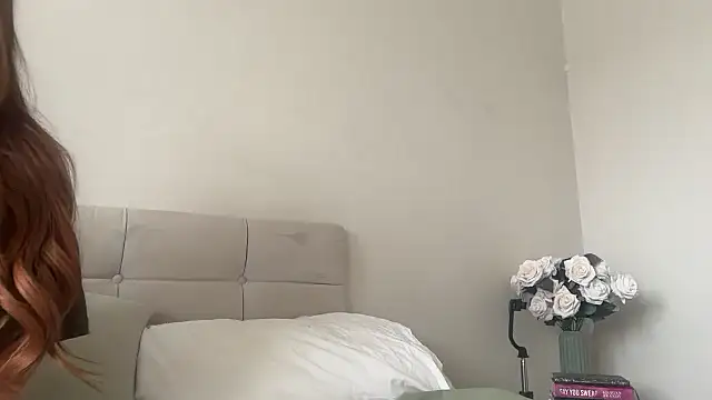 Snapshot of skyejde chatting on 11/03/25, 12:28 skyejde online show from 11/03/25, 12:28