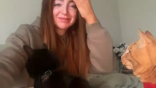 Snapshot of skyejde chatting on 11/22/25, 09:19 skyejde online show from 11/22/25, 09:19