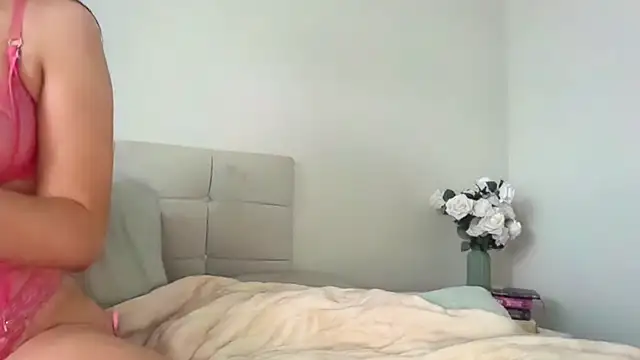 Snapshot of skyejde chatting on 11/24/25, 03:23 skyejde online show from 11/24/25, 03:23