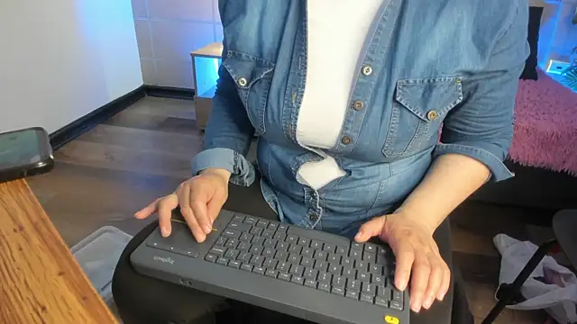  michonne  online show from 04/09/26, 10:15