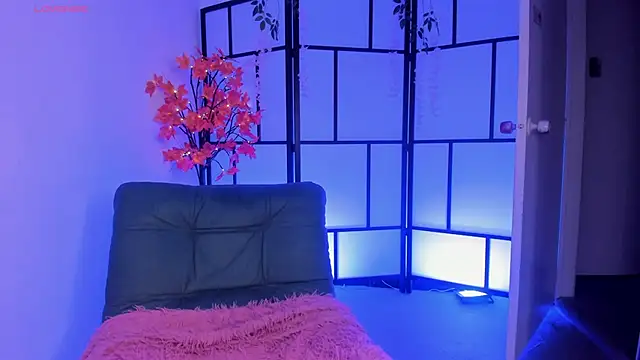  michonne  online show from 04/17/26, 10:57