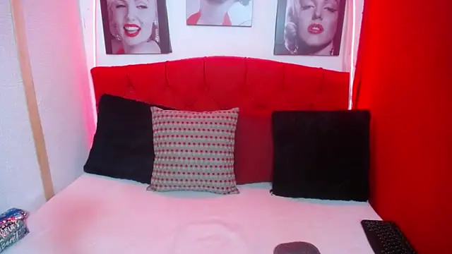 Tiana Ebony18 online show from 09/28/25, 11:59