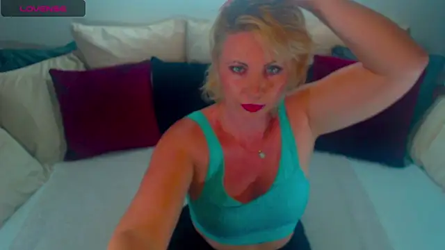 Snapshot of Lex_McQueen chatting on 05/12/26, 08:06 Lex McQueen online show from 05/12/26, 08:06