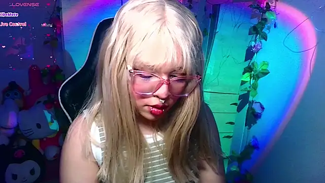 Snapshot of BunnyLilith_ chatting on 09/13/25, 11:59 BunnyLilith  online show from 09/13/25, 11:59