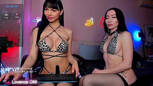 Snapshot of AmyLeeplay chatting on 02/19/25, 12:55 AmyLeeplay online show from 02/19/25, 12:55