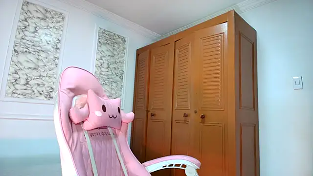 Snapshot of Danella_houston chatting on 11/05/25, 07:03 Danella houston online show from 11/05/25, 07:03