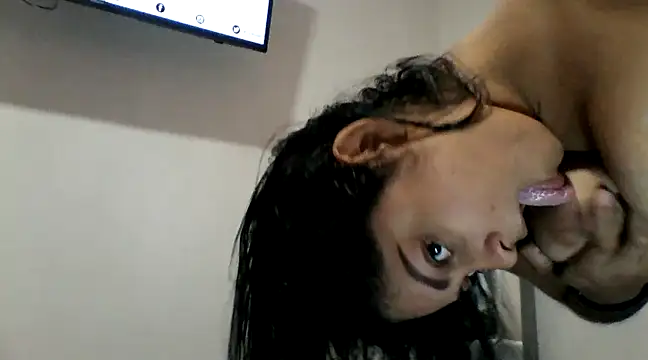 Snapshot of Tana_latin chatting on 02/08/25, 10:19 Tana latin online show from 02/08/25, 10:19