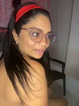 Snapshot of Tana_latin chatting on 02/17/25, 02:42 Tana latin online show from 02/17/25, 02:42