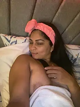 Snapshot of Tana_latin chatting on 02/17/25, 11:20 Tana latin online show from 02/17/25, 11:20