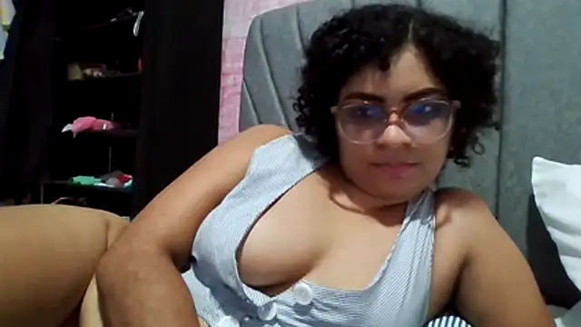 Snapshot of Tana_latin chatting on 10/23/25, 01:16 Tana latin online show from 10/23/25, 01:16