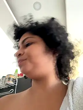 Snapshot of Tana_latin chatting on 11/16/25, 01:28 Tana latin online show from 11/16/25, 01:28