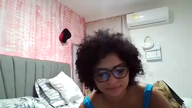 Snapshot of Tana_latin chatting on 12/03/25, 02:19 Tana latin online show from 12/03/25, 02:19