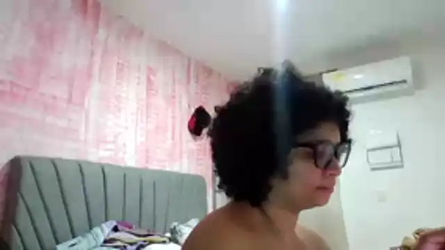 Snapshot of Tana_latin chatting on 12/20/25, 12:18 Tana latin online show from 12/20/25, 12:18